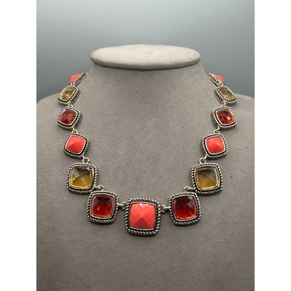 Signed NAPIER Contemporary Necklace Faceted Acrylic Stones Warm Earthy Red Color - Picture 2 of 9